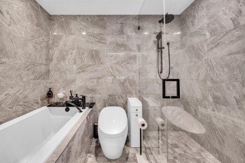 302-6633 Pearson Way, Richmond, BC - Indoor Photo Showing Bathroom
