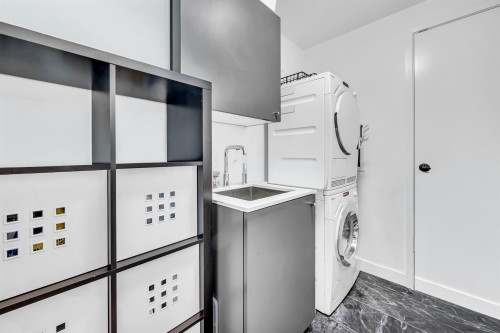 302-6633 Pearson Way, Richmond, BC - Indoor Photo Showing Laundry Room