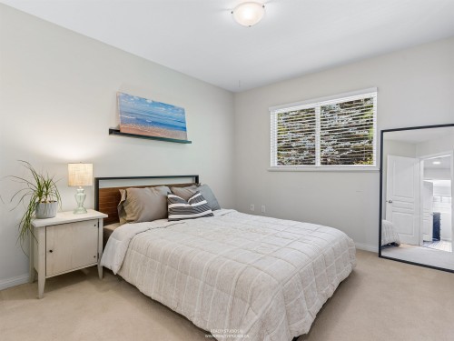 137 Forest Park Way, Port Moody, BC - Indoor Photo Showing Bedroom