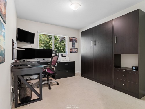 137 Forest Park Way, Port Moody, BC - Indoor Photo Showing Office