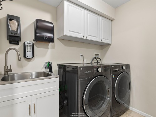137 Forest Park Way, Port Moody, BC - Indoor Photo Showing Laundry Room