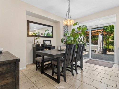 137 Forest Park Way, Port Moody, BC - Indoor Photo Showing Dining Room