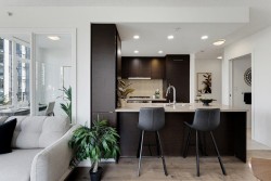 708-833 Homer Street  Vancouver, BC V6B 0H4