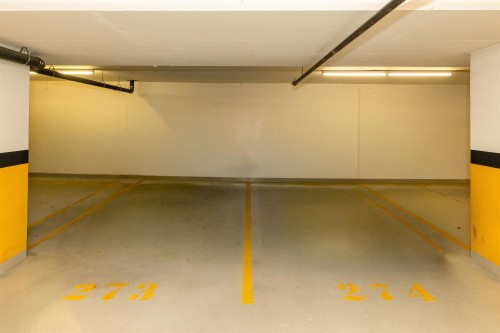 512-8100 Saba Road, Richmond, BC - Indoor