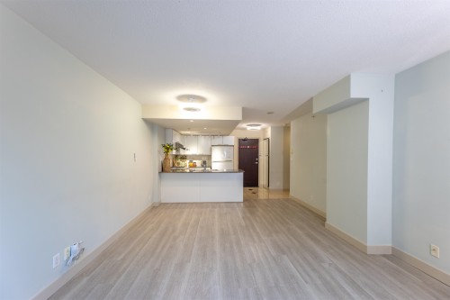 512-8100 Saba Road, Richmond, BC - Indoor