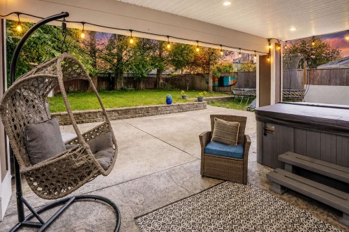 23415 Whippoorwill Avenue, Maple Ridge, BC - Outdoor With Exterior
