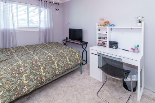 23415 Whippoorwill Avenue, Maple Ridge, BC - Indoor Photo Showing Bedroom