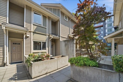 19-621 Langside Avenue, Coquitlam, BC - Outdoor