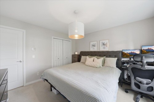 19-621 Langside Avenue, Coquitlam, BC - Indoor Photo Showing Bedroom