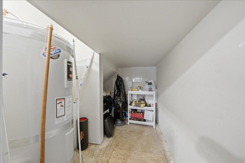 19-621 Langside Avenue, Coquitlam, BC - Indoor Photo Showing Other Room