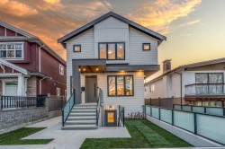 1-5461 Rhodes Street  Vancouver, BC V5R 3P1