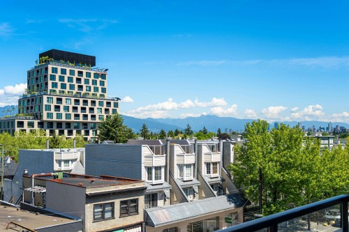302-3788 10th Avenue W Vancouver, BC V6R 2G4