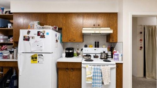 750 Beta Avenue, Burnaby, BC - Indoor Photo Showing Kitchen