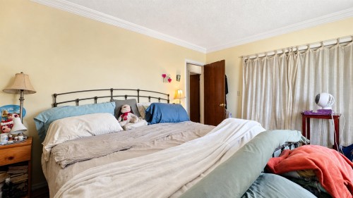 750 Beta Avenue, Burnaby, BC - Indoor Photo Showing Bedroom