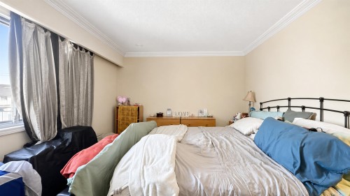 750 Beta Avenue, Burnaby, BC - Indoor Photo Showing Bedroom