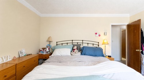 750 Beta Avenue, Burnaby, BC - Indoor Photo Showing Bedroom