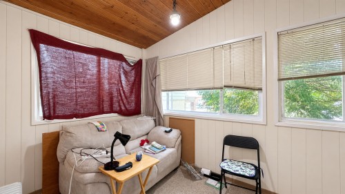 750 Beta Avenue, Burnaby, BC - Indoor Photo Showing Bedroom
