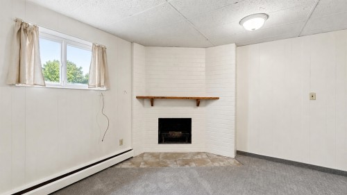 750 Beta Avenue, Burnaby, BC - Indoor With Fireplace