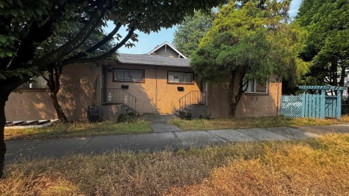 75 Nanaimo Street N, Vancouver, BC - Outdoor