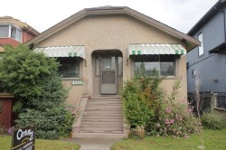 3267 29th Avenue E Vancouver, BC V5R 1W4