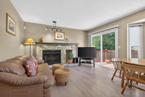 290 Santiago Street, Coquitlam, BC - Indoor Photo Showing Living Room With Fireplace