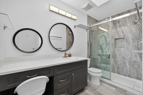 290 Santiago Street, Coquitlam, BC - Indoor Photo Showing Bathroom
