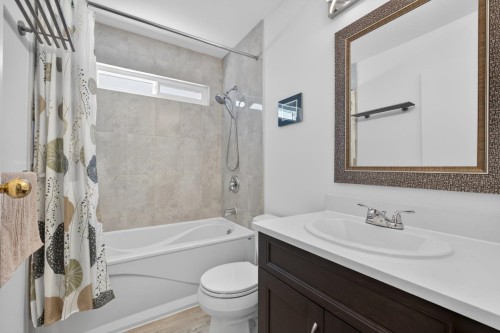 290 Santiago Street, Coquitlam, BC - Indoor Photo Showing Bathroom