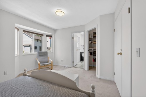 290 Santiago Street, Coquitlam, BC - Indoor Photo Showing Bedroom