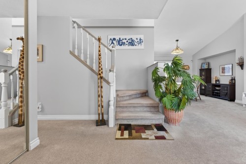 290 Santiago Street, Coquitlam, BC - Indoor Photo Showing Other Room