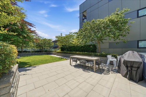 207-1061 Marine Drive, North Vancouver, BC - Outdoor