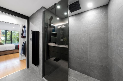 918 Homer Street, Vancouver, BC - Indoor Photo Showing Bathroom