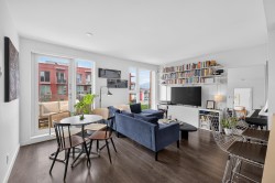 1009-983 Hastings Street E Vancouver, BC V6A 0G9