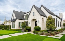 4643 Midlawn Drive Burnaby, BC V5C 3P5