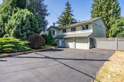 11527 Fraserview Street  Maple Ridge, BC V2X 4Y8