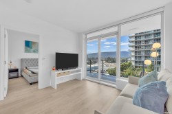 911-3833 Evergreen Place Burnaby, BC V3J 0M2