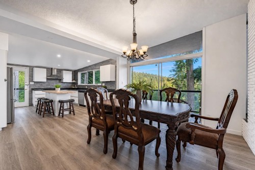3980 Bayridge Avenue, West Vancouver, BC - Indoor Photo Showing Dining Room