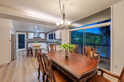 3980 Bayridge Avenue, West Vancouver, BC - Indoor Photo Showing Dining Room