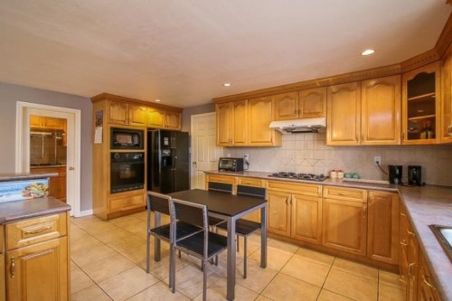8820 No. 4 Road, Richmond, BC - Indoor Photo Showing Kitchen