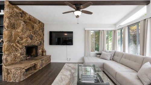 1781 View Street, Port Moody, BC - Indoor Photo Showing Living Room