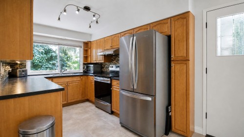 1781 View Street, Port Moody, BC - Indoor Photo Showing Kitchen