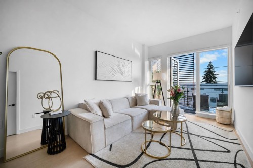 454-422 3rd Street E North Vancouver, BC V7L 0K1