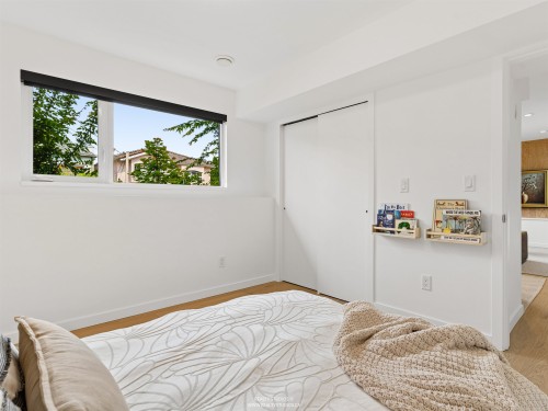 476 29Th Avenue E, Vancouver, BC - Indoor Photo Showing Bedroom