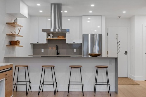 203-607 8Th Avenue E, Vancouver, BC - Indoor Photo Showing Kitchen