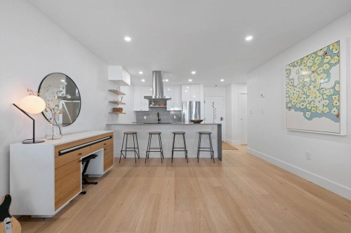 203-607 8Th Avenue E, Vancouver, BC - Indoor