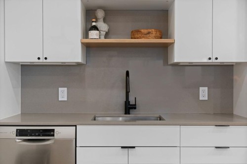 203-607 8Th Avenue E, Vancouver, BC - Indoor Photo Showing Kitchen
