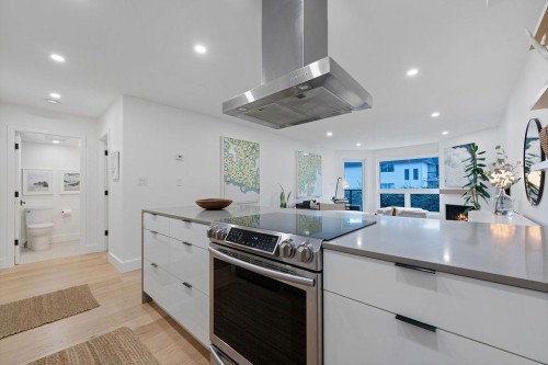 203-607 8Th Avenue E, Vancouver, BC - Indoor Photo Showing Kitchen With Upgraded Kitchen