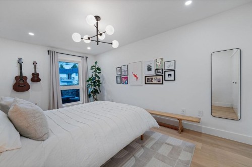 203-607 8Th Avenue E, Vancouver, BC - Indoor Photo Showing Bedroom
