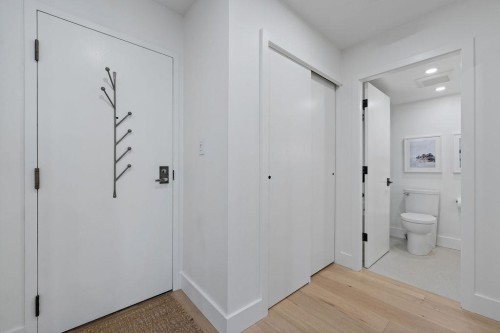 203-607 8Th Avenue E, Vancouver, BC - Indoor Photo Showing Other Room