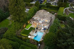 2955 Rosebery Avenue  West Vancouver, BC V7V 3A5