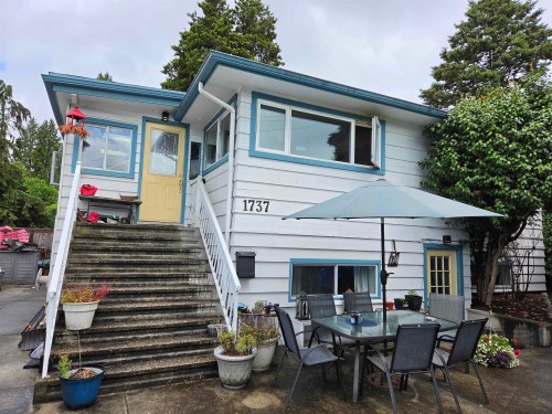 1737 Larson Road  North Vancouver, BC V7M 2Z4